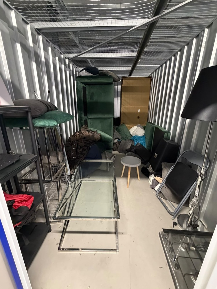 Amsterdam Nieuw West storage facility unit auction IB-7520 16