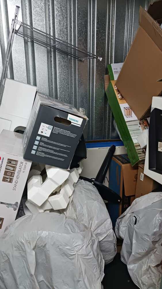 Frankfurt Storage Unit auction IB-7129