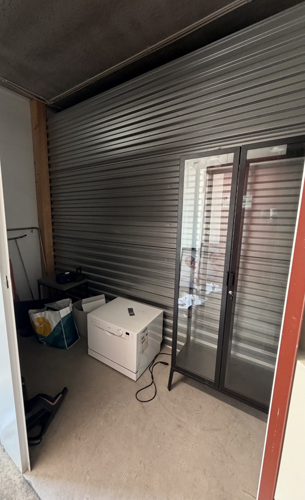 Göteborg Backaplan Storage auction IB-8555