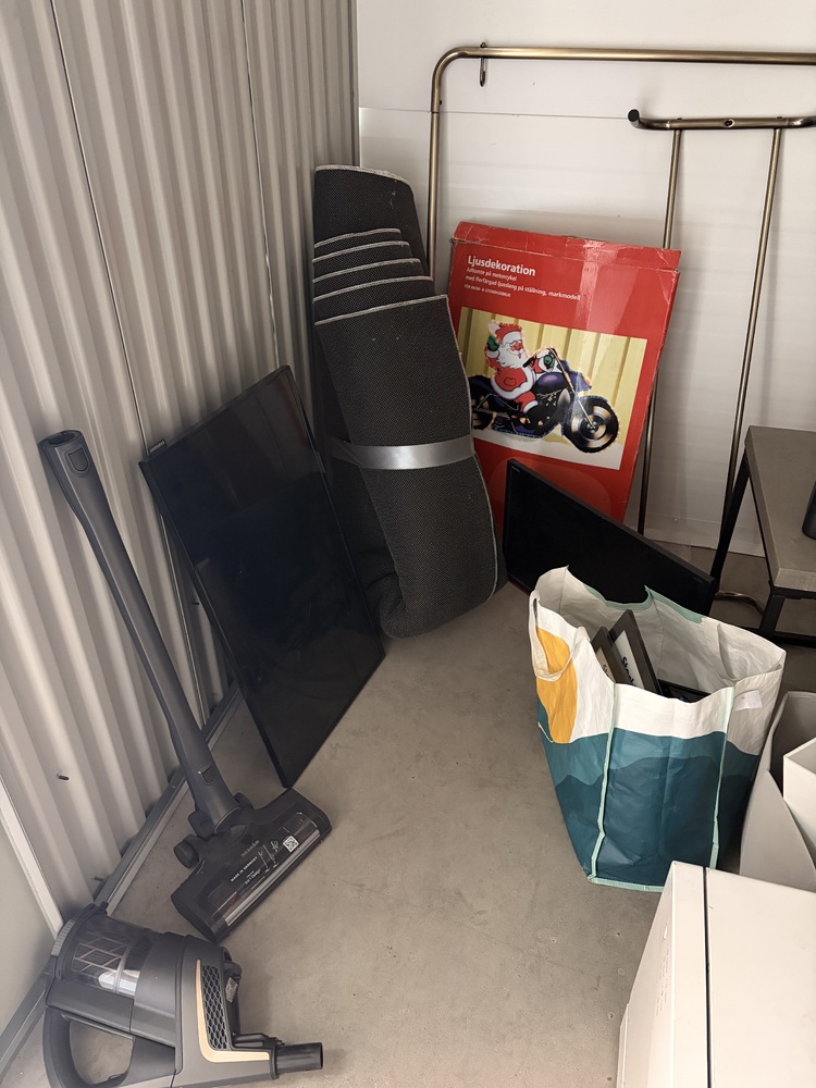 Göteborg Backaplan Self storage unit auction IB-8555
