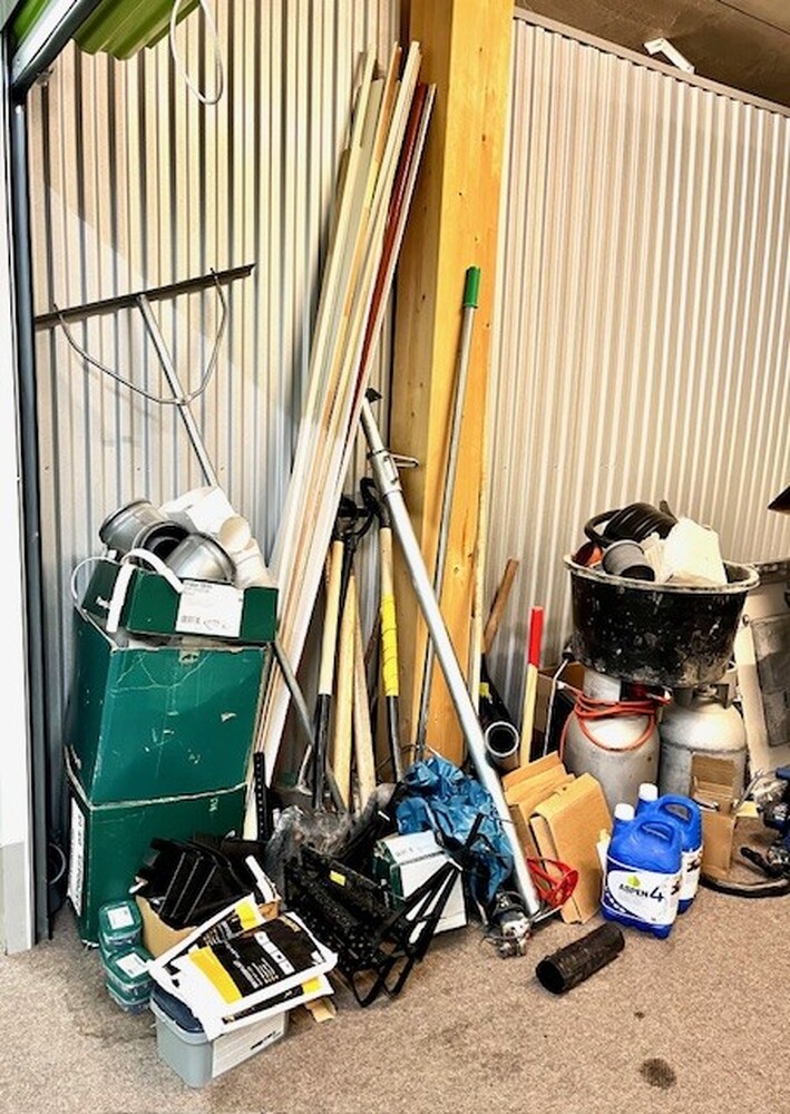 Sollentuna Storage Unit auction IB-8539